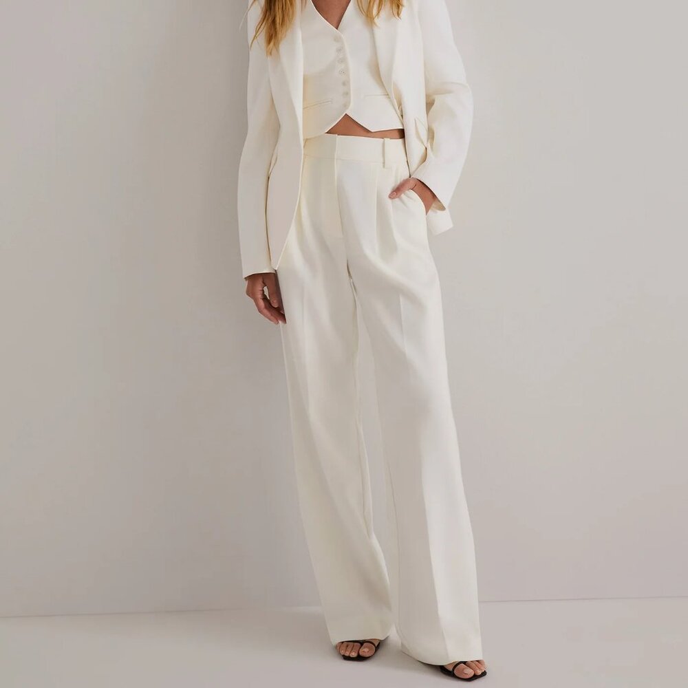 BNWT Favorite Daughter Favorite Pants in Ivory, size 4